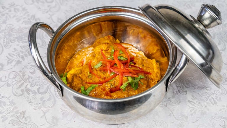 INDRENI_NAPALESE_AND_INDIAN_CUISINE_HANDI_CHICKEN-min